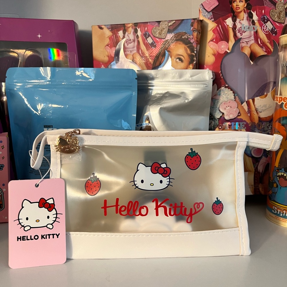 COPY - Hello kitty makeup bag